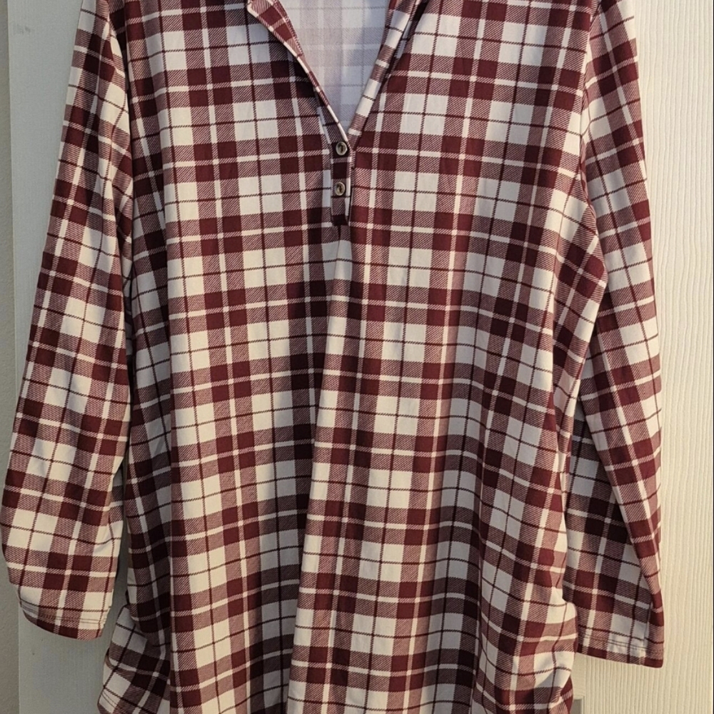 Feathers Burgundy and White Patterned Maternity Shirt